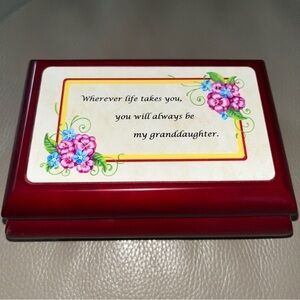 2pc THE DANBURY MINT GRANDDAUGHTER MUSIC/JEWELRY BOX/GOLD HEART PENDANT NECKLACE